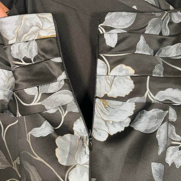 Gal Meets Glam Black and Blue Floral Cora Dress - Picture 9 of 11